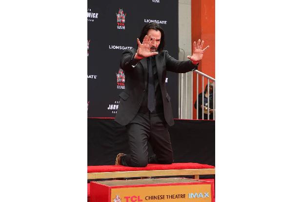 Seit Jahrzehnten ist Keanu Reeves eine feste Institution im US-amerikanischen Filmgeschäft. Ob 'Bill und Ted', 'Point Break'...