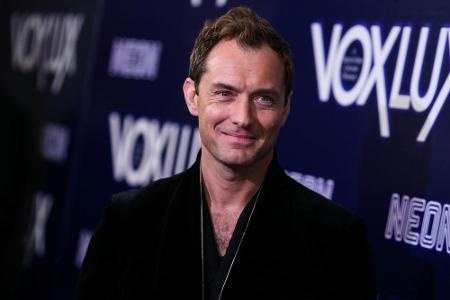 Das Hochzeitsfieber packte auch Jude Law. Er soll seine Freundin, die Psychologin Phillipa Coan, heimlich in London geheirat...