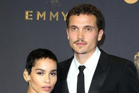 Schauspielerin Zoë Kravitz hat angeblich ihren Verlobten Karl Glusman geheiratet. Im Oktober 2018 machten sie die Verlobung ...