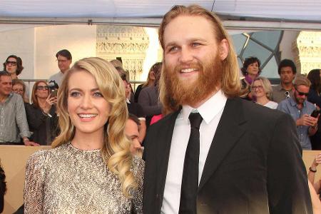 Der Schauspieler Wyatt Russell hat im Haus seiner Mutter, Goldie Hawn, seine Verlobte Meredith Hagner geheiratet. Die Feier ...