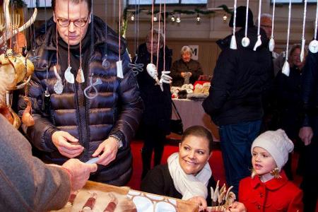 Auf dem Weihnachtsmarkt 2015: Daniel, Victoria und Estelle.