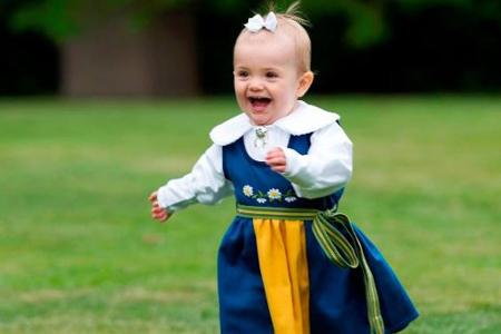 Prinzessin Estelle in der traditionellen Tracht im Juni 2013.