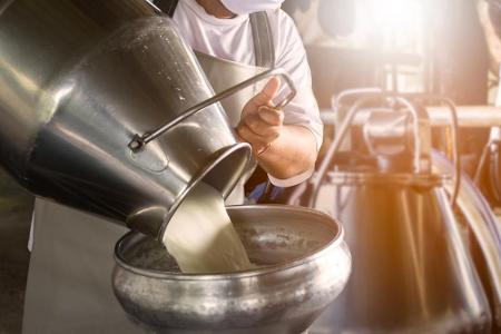 Rohmilch scheint ein gefährliches Gut in den USA zu sein. Aus hygienischen Gründen sind Rohmilchprodukte in den meisten US-B...