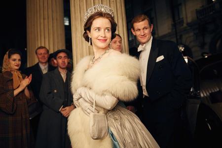 Claire Foy als Queen Elizabeth II. und alle anderen bisherigen Darsteller von 