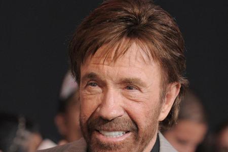 Chuck Norris wurde 2010 zum Ehrenmitglied der texanischen Eliteeinheit Texas Rangers erklärt