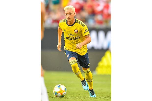 Özil 1 Imago Images Scon SMI.jpg