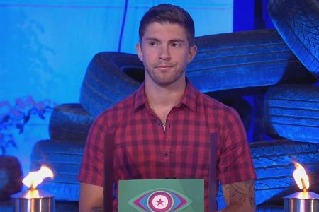 Das hatte er nicht gewollt: Zwar leidet Joey unter starkem Heimweh, aber dass ihn alle nominierten ging ihm gegen den Strich...