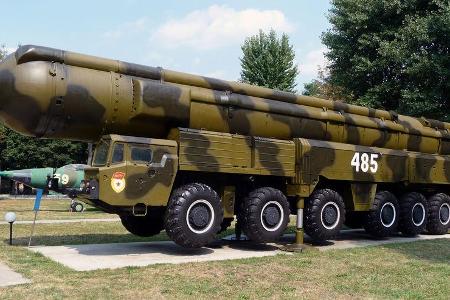 MAZ-547W mobile Raketenabschussrampe