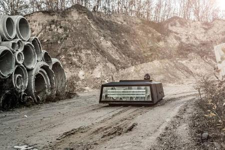 Consumer Car Kunstobjekt Schachtel Auto Joey Ruiter