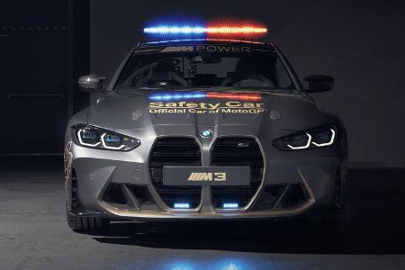 Weil ein Safety-Car nicht genug ist, bekommt der M4 in der MotoGP noch zwei weitere M-Modelle zur Seite gestellt.