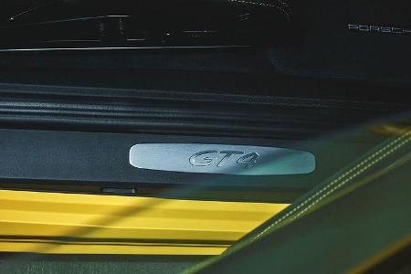 Porsche 718 Cayman GT4