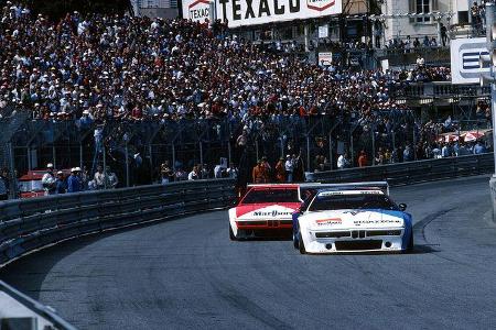 Zuverlässiger als sein Alfa war da schon das BMW M1 Procar, mit dem die F1-Stars im Rahmenprogramm auftraten. Hier drängelt ...