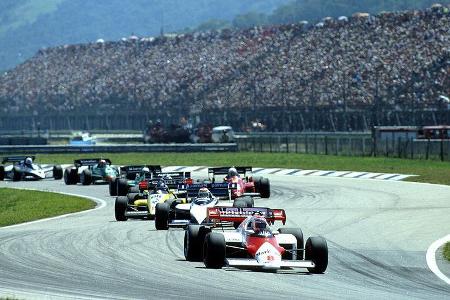 Doch mit Porsche-Turbo-Power ausgerüstet konnte Lauda im Laufe der Saison fünf Rennen gewinnen.