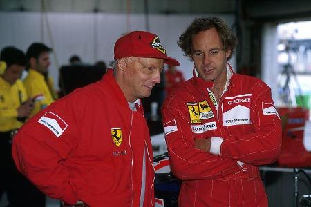 Hier berät er gerade seinen Landsmann Gerhard Berger.
