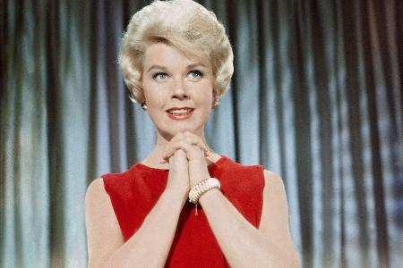 Mit dem Namen Doris Mary Ann von Kappelhoff lässt sich in Hollywood nur schwer Karriere machen. Also änderte die in Ohio geb...