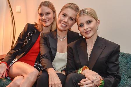 Bitte lächeln (v.l.n.r.): Kim Hnizdo, Victoria Swarovski und Caro Daur