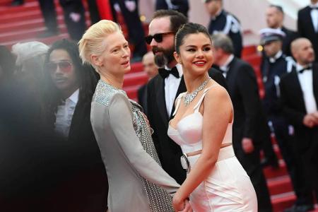 Zur Eröffnung der diesjährigen Filmfestspiele von Cannes gaben sich natürlich auch viele Stars die Ehre. Hier zu sehen: Osca... Zur Eröffnung der diesjährigen Filmfestspiele von Cannes gaben sich natürlich auch viele Stars die Ehre. Hier zu sehen: Osca...