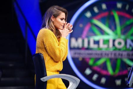 So kleinlaut wie gegenüber Günther Jauch hat man Sophia Thomalla noch nie gesehen. 