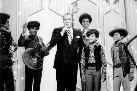 ABC, it's easy as 1, 2, 3: Als Siebenjähriger gelang Michael 1966 der Sprung ins Rampenlicht. Damals noch an der Seite seine... ABC, it's easy as 1, 2, 3: Als Siebenjähriger gelang Michael 1966 der Sprung ins Rampenlicht. Damals noch an der Seite seine...