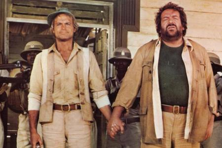 In zahlreichen Filmen haben Terence Hill und Bud Spencer gemeinsam die Fäuste fliegen lassen. Bud Spencer verstarb 2016, Ter... In zahlreichen Filmen haben Terence Hill und Bud Spencer gemeinsam die Fäuste fliegen lassen. Bud Spencer verstarb 2016, Ter...