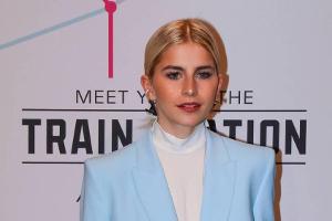 Hippie-Look mal anders: Caro Daur elegant beim Coachella-Festival
