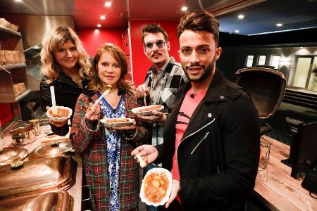 Die vier Ex-Dschungelcamper (von links) Sandra Kiriasis, Doreen Dietel, Chris Die vier Ex-Dschungelcamper (von links) Sandra Kiriasis, Doreen Dietel, Chris