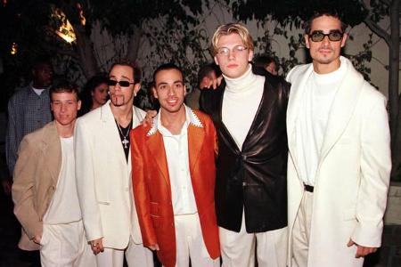 ...wie ihre Idole, die sie einst als Bravo-Poster über dem Bett hängen hatten. Durch ein Casting fand die Band 1993 in Orlan...