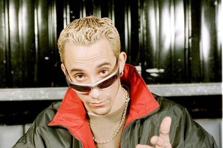 ...galt schon immer als der kleine Bad Boy der Band, ließ sich als erstes Tattoos stechen und liebte den Rockstar-Lifestyle....