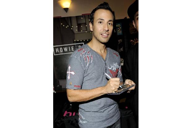...versuchte sich Howie D - wie eigentlich jeder seiner Kollegen - als Solokünstler, eher mit bescheidenem Erfolg. Auch er i...