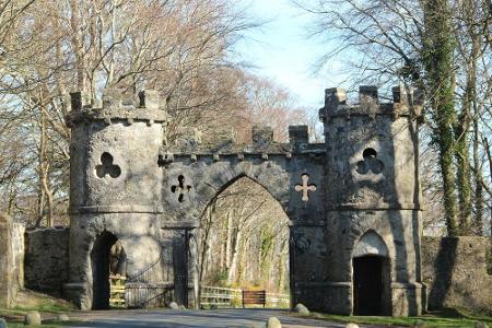 In Nordirland befindet sich auch der Tollymore Forest Park. Den meisten Serien-Fans besser bekannt als der Verfluchte Wald, ...