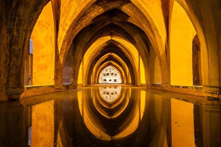Die Baños de María Padilla in Sevilla bieten zudem die perfekte Kulisse für die malerisch beschriebenen Wassergärten von Dorne.