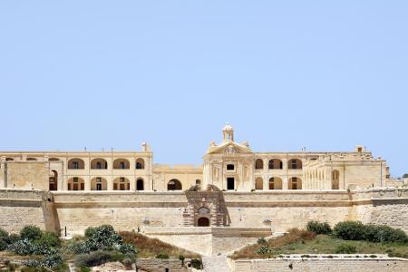 Fort Manoel, eine Befestigungsanlage auf Malta, stellt die Große Septe von Baelor in Königsmund dar. Dort verliert Ned Stark...