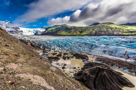 Der größte Gletscher Europas, der Vatnajökull, bietet dem Land jenseits der Mauer atemberaubende Aufnahmen.