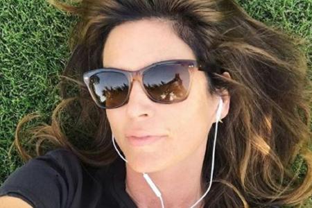 Die Stars posten wie jedes Jahr Selfies vom Coachella Festival in Kalifornien. Cindy Crawford zeigt, wie man sich am besten ...
