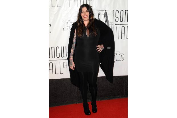 ...wer die berühmte Halbschwester dieser Dame ist? Mia Tyler ist der Spross von Schauspielerin Cyrinda Foxe und Musiklegende...