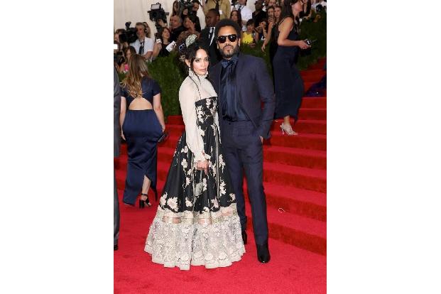 Auch Rocker Lenny Kravitz pflegt freundschaftlichen Umgang mit seiner Exfrau Lisa Bonet, die ja mittlerweile mit Heartthrob ...