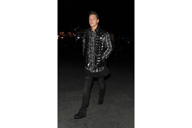 ...mit seinem Vater konnte Mesut Özil erzielen. Auch bei dem Star-Kicker fungierte der Vater als Manager - allerdings mehr s...