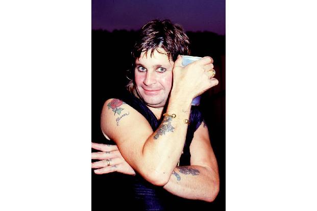 …Solo-Karriere anstrebte – dank Sharon Arden, heute Osbourne. Die Tochter des ehemaligen 'Black Sabbath'-Managers Don Arden ...