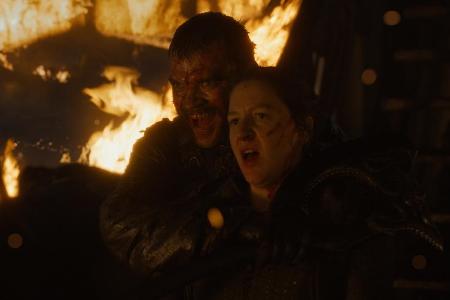 Euron Graufreud (Pilou Asbæk) schnappt sich seine Nichte Asha (Gemma Whelan)