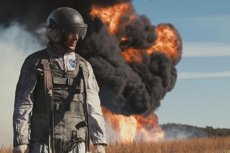 Immer wieder kommt Testpilot Neil Armstrong (Ryan Gosling) gerade so mit seinem Leben davon