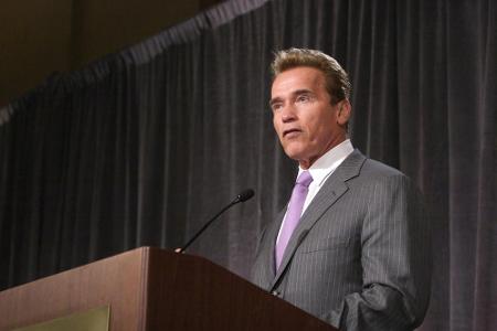 Sogar dem ehemaligen Gouvernator und lebenslangen Republikaner Arnold Schwarzenegger geht Trump zu weit. Es sei die Pflicht ...