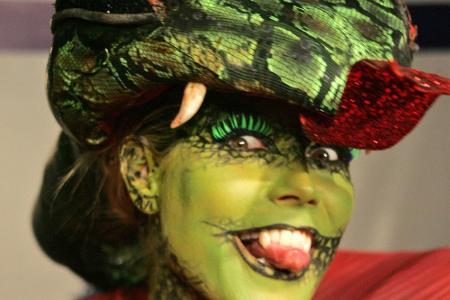 Die verbotene Frucht... 2006 ging Heidi Klum als Mischung aus Schlange und Apfel in Anspielung an Adam und Eva. Das Besonder...