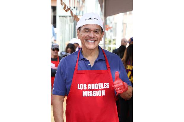 ...Antonio Villaraigosa sah in seiner Kochmütze blendend aus. Der Politiker war von 2005 bis 2013 41. Bürgermeister von Los ...