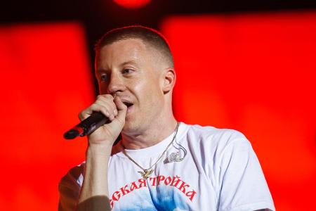 Seit beinahe zehn Jahren trinkt Macklemore keinen Alkohol mehr. Der Rapper habe gewusst, dass er damit aufhören muss, wenn e...