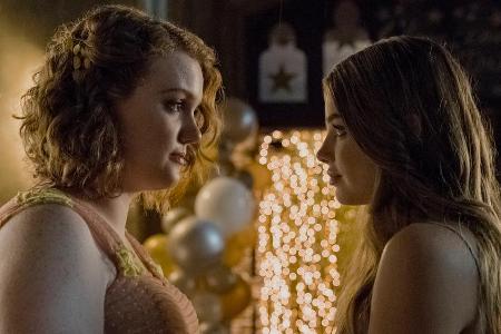 Shannon Purser (l.) und Kristine Froseth in 