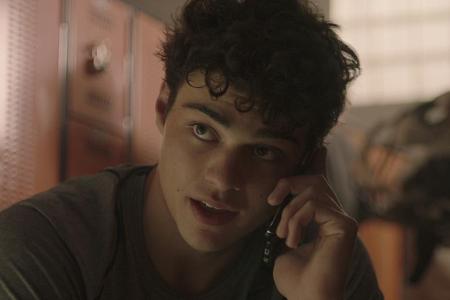 Noah Centineo lässt auch in 