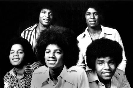 Michael Jackson (Mitte) bildete mit seinen vier Brüdern Jermaine, Tito, Jackie und Marlon die Band 