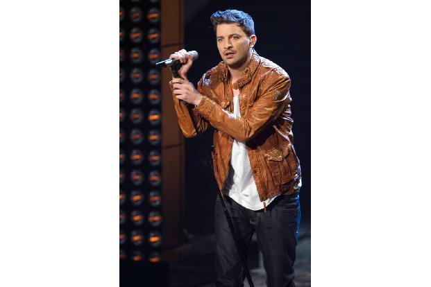 ...ein Talent aus Till Brönners Team: David Pfeffer. Der singende Polizist macht bis heute Musik. Im vergangenen Jahr erschi...