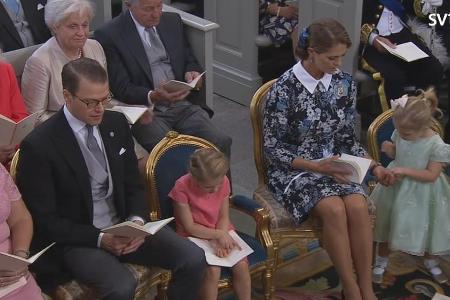 Madeleine griff zu einem kleinen Trick, um Leonora ruhig zu halten: Süßigkeiten