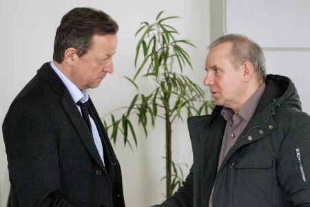 Hauptkommissar Hanns von Meuffels (Matthias Brandt) und Peter Röhl (Joachim Krol) vom Bayerischen Landesamt für Verfassungss...